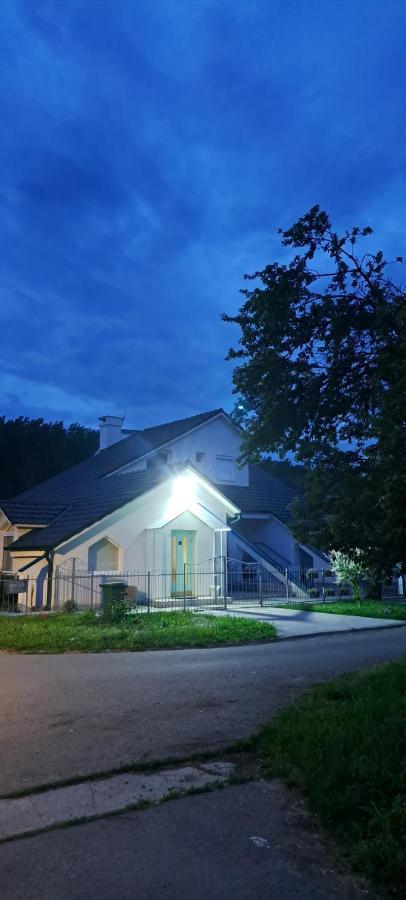 Apartamento Santorini Sremska Mitrovica Exterior foto